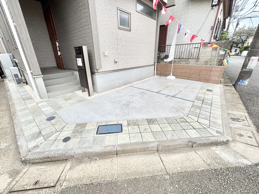  �ڂ̑O�����ԏꂾ�ƉJ�̓�����ʂɂ������������������֗��ł���