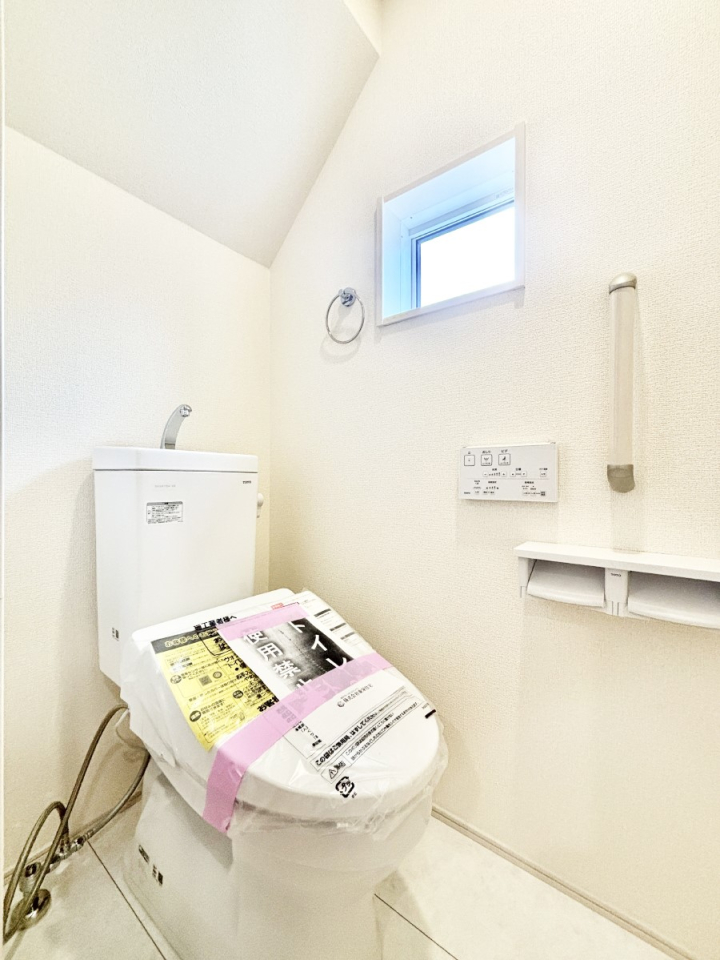 �g�C�� �g�C����1�K��2�K���ꂼ��ɔz�u����Ă��ĂƂĂ��֗��ł��B 