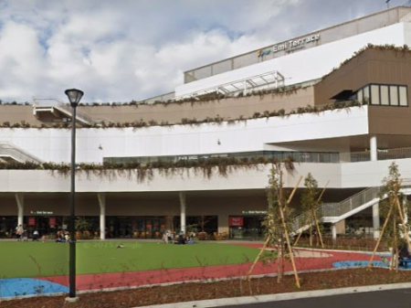 ���ӊ� �V���b�s���O�Z���^�[ 2300m �G�~�e���X ����