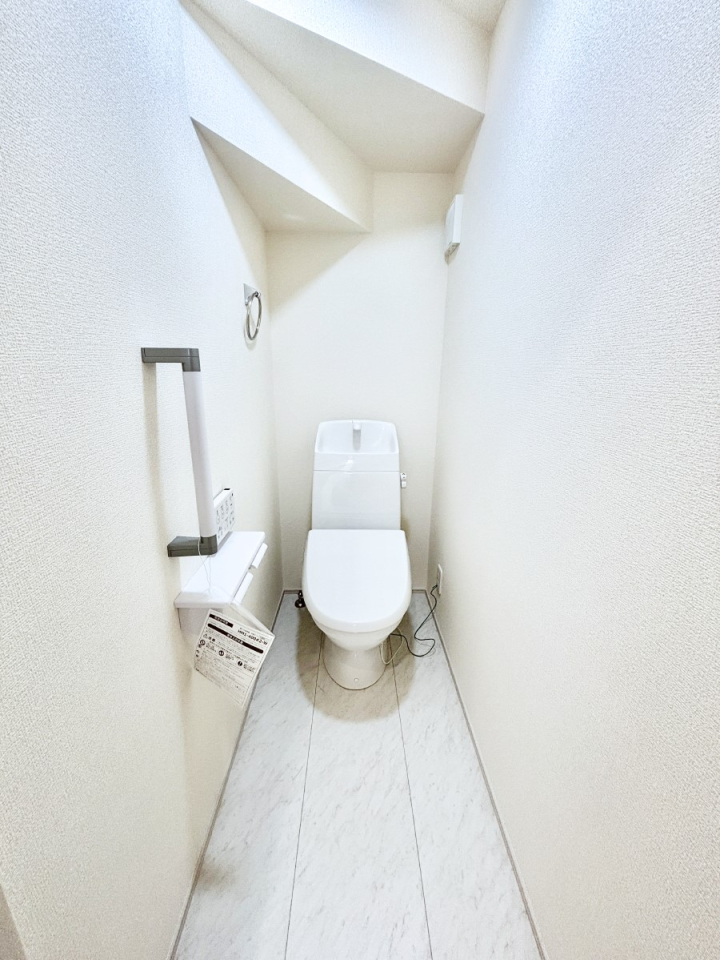 �g�C�� �E�H�V�����b�g�t���g�C����1�K��2�K���ꂼ��ɔz�u����Ă��ĂƂĂ��֗��ł��B 