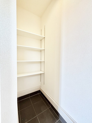 ���[ ���I�t�����[�X�y�[�X������̂ŁA�U�炩�肪���Ȍ��ւ��X�b�L���Еt���܂��B 