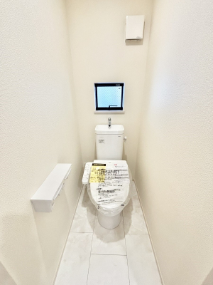 �g�C�� �g�C���͈��S�̂Q�ӏ��I���̃o�^�o�^������S�ł��B 