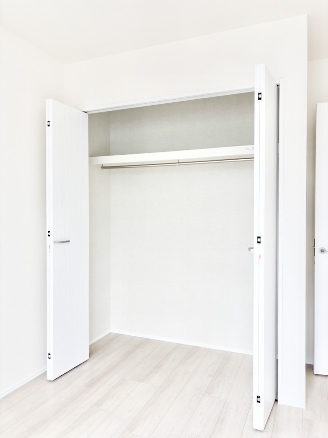 ���[ ��������ߗނ�ו��Ȃǂ̎��[�ɕ֗��ȃN���[�[�b�g�t���ł��B