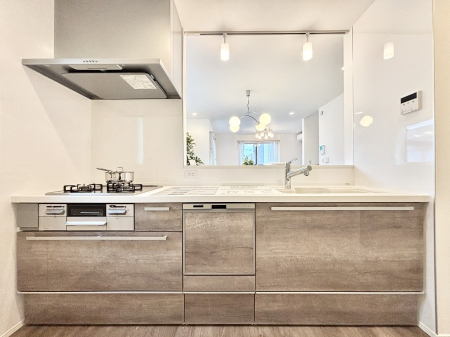 �L�b�`�� ���r���O�����n����l�C�̃J�E���^�[�L�b�`���B �Ƒ��������Ȃ���Ǝ������邱�Ƃ��ł��܂��B