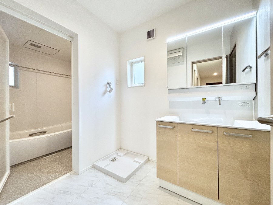 ���̑� �L�X�Ƃ�Ƃ�̂��郉���h���[�X�y�[�X�B  