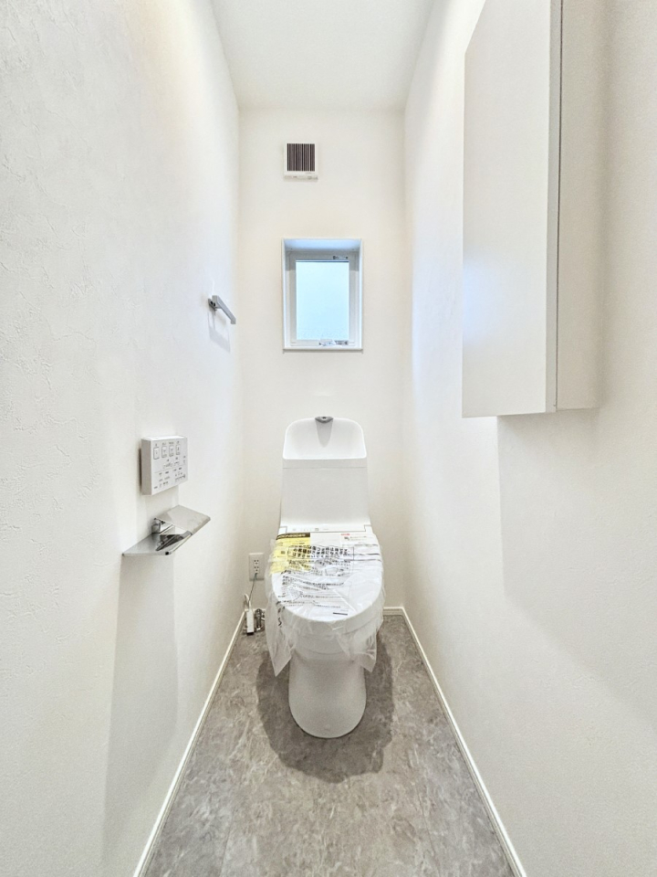 �g�C�� �g�C����1�K��2�K���ꂼ��ɔz�u����Ă��ĂƂĂ��֗��ł��B 