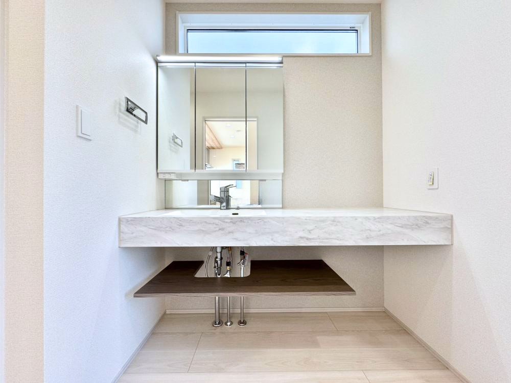 ���ʑ�E���ʏ� �傫�����₷���O�ʋ��Ő�����������ʑ�́A�g�����Ȃ݃`�F�b�N�┧�̂������ɂ������߂ł��B 