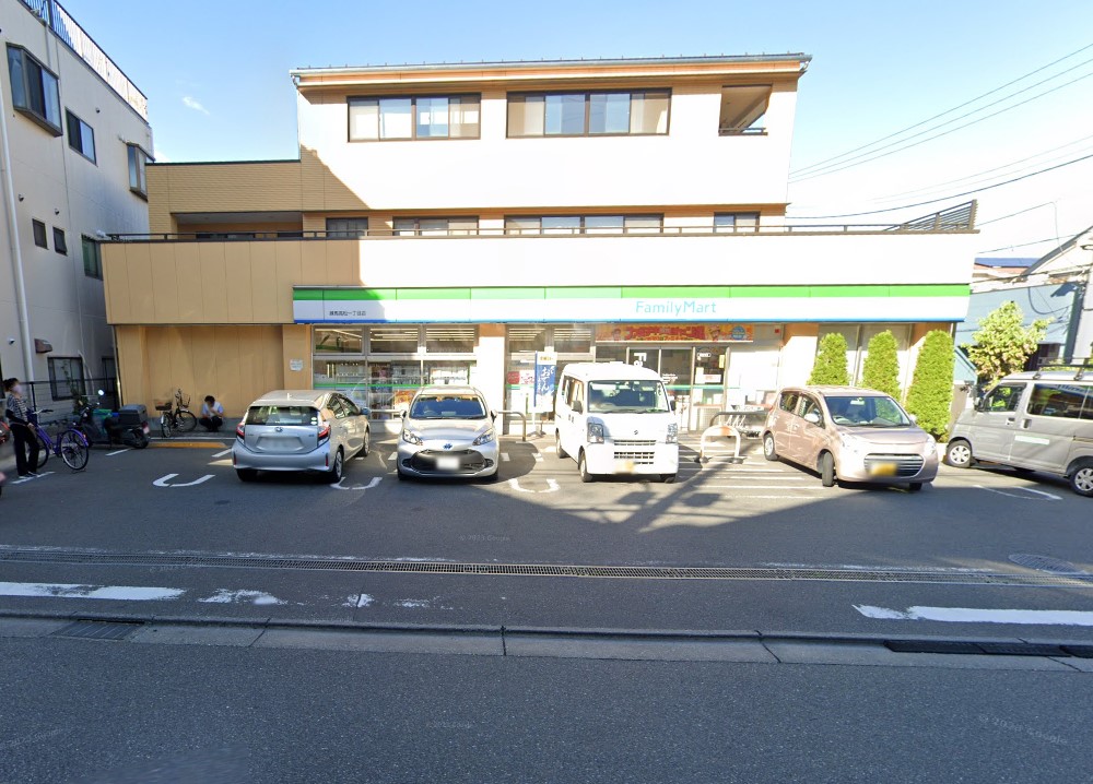 ���ӊ� �R���r�j 400m �t�@�~���[�}�[�g ���n�����꒚�ړX