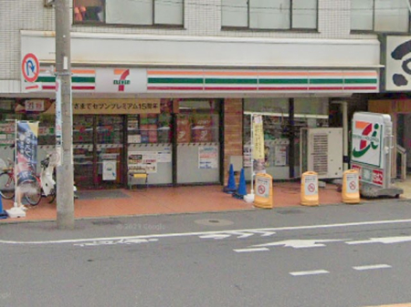 ���ӊ� �R���r�j 200m �Z�u��-�C���u����q�ʐ�w�O�X