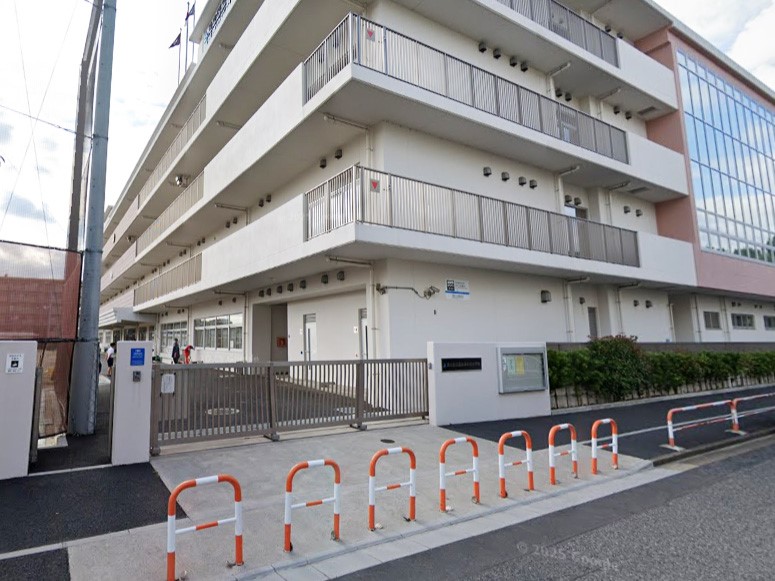 ���ӊ� ���w�Z 1690m �����旧���l�؂̉Ԓ��w�Z