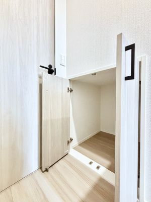 ���[ �K�i�����[�B���p�i�̃X�g�b�N��h�Зp�i�Ȃǂ̎��[�X�y�[�X�ɁI