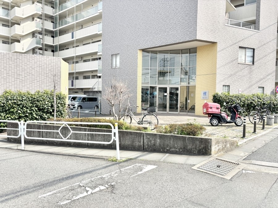 �G���g�����X �O�� �Y��ȃG���g�����X�́A���Z�҂�D�����}������Ă���܂�   