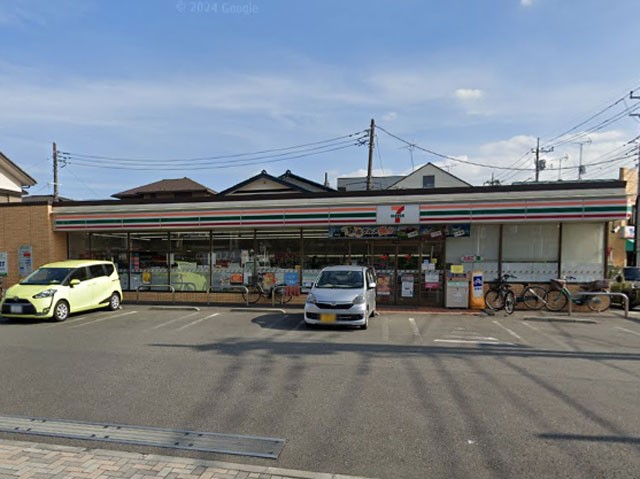 ���ӊ� �R���r�j 300m �Z�u��-�C���u���������Β��Q���ړX