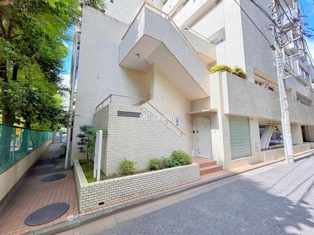 �G���g�����X -