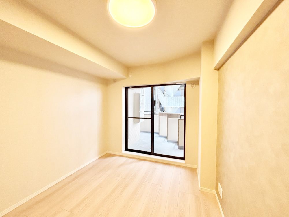 ���̑����� �o���R�j�[���J�������v���X���Ă����m��  