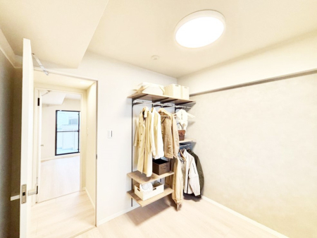 �q������ �I�[�v���N���[�[�b�g�t���̃T�[�r�X���[��