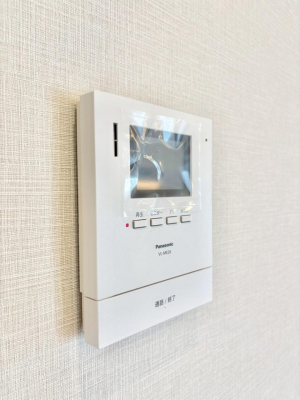 ���̑����� TV���j�^�[�t�C���^�[�t�H�����t���Ă��ăZ�L�����e�B�[��