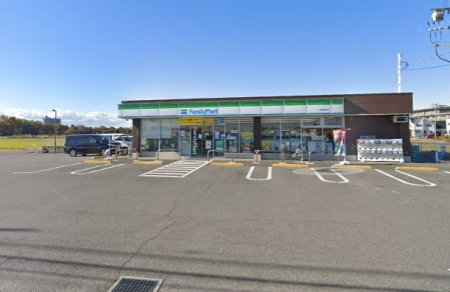 ���ӊ� �R���r�j 500m �t�@�~���[�}�[�g ��z�g�c�X