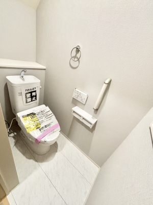 �g�C�� �g�C����1�K��2�K���ꂼ��ɔz�u����Ă��ĂƂĂ��֗��ł��B 