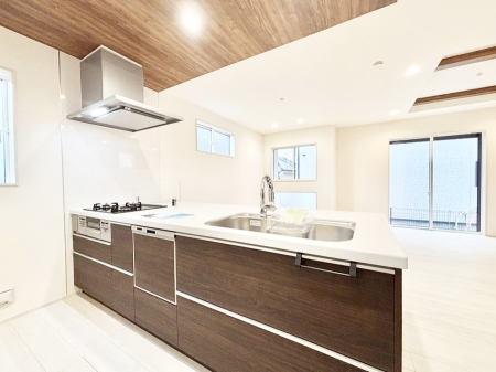 �L�b�`�� ���������Ȃ��炲�Ƒ��Ƃ̉�b���y���߂�ΖʃJ�E���^�[�L�b�`��