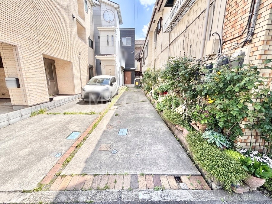  �����Ɍ������Ȃ����ԃX�y�[�X�B