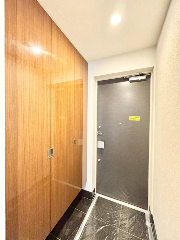 ���� ���ւɂ͎��[�������Ղ肠��̂ŃX�b�L�������q���I�ȋ�Ԃ�ۂĂ���