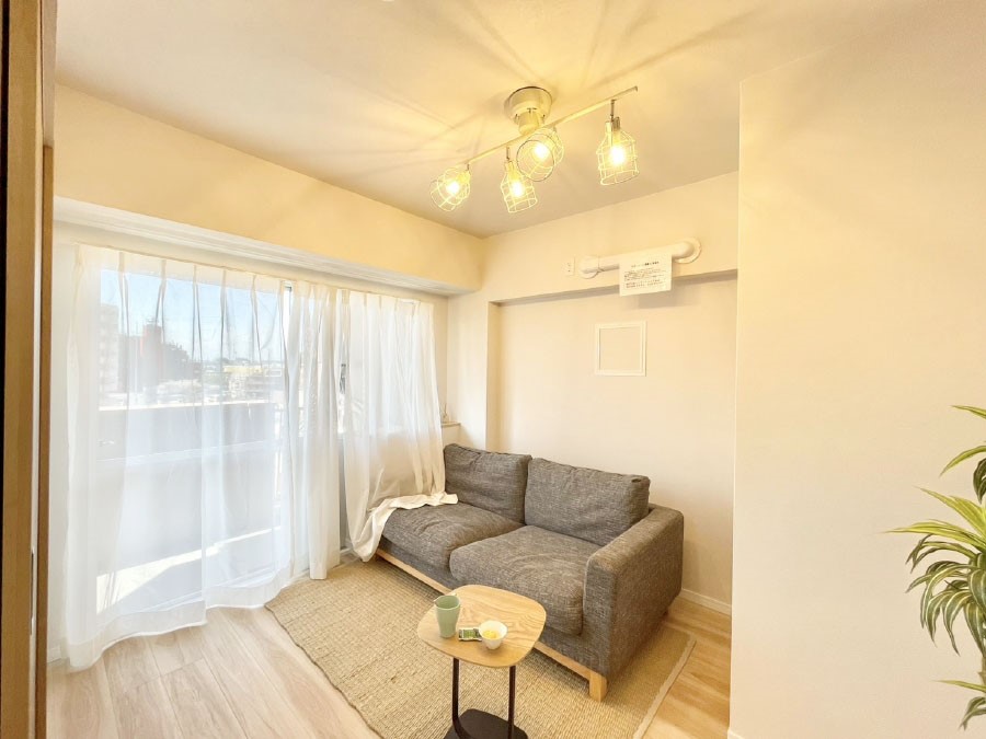 ���̑����� �o���R�j�[���J�������v���X���Ă����m��  