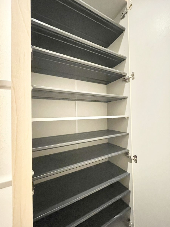 ���̑����� �����Ղ���[�ł���V���[�Y�{�b�N�X�ŉƑ��S���̌C���A���ւ�������B  