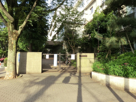 ���ӊ� ���w�Z 710m ���旧����ꒆ�w�Z