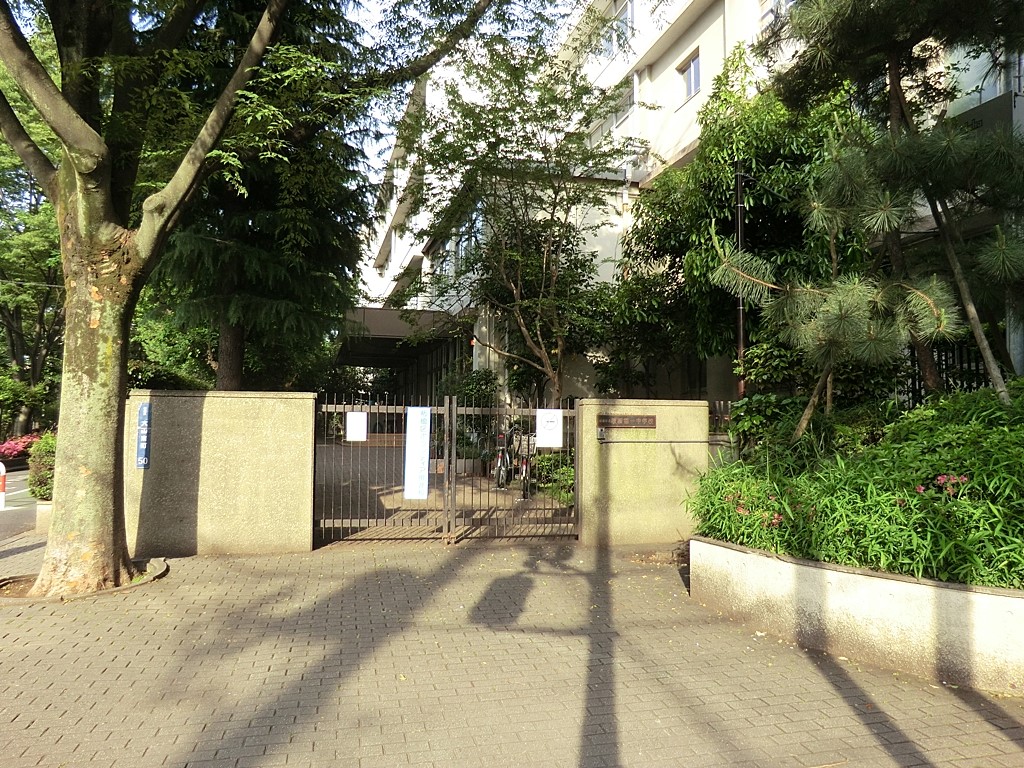 ���ӊ� ���w�Z 710m ���旧����ꒆ�w�Z