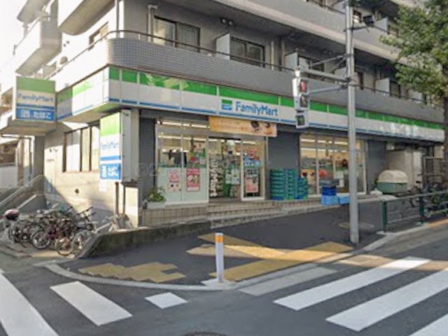 ���ӊ� �R���r�j 70m �t�@�~���[�}�[�g����E�R��ʂ�X