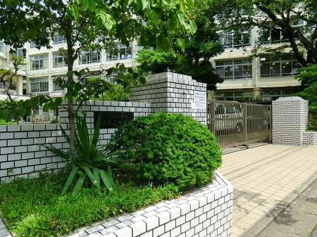 ���ӊ� ���w�Z 740m ���n�旧�L�ʑ�񒆊w�Z