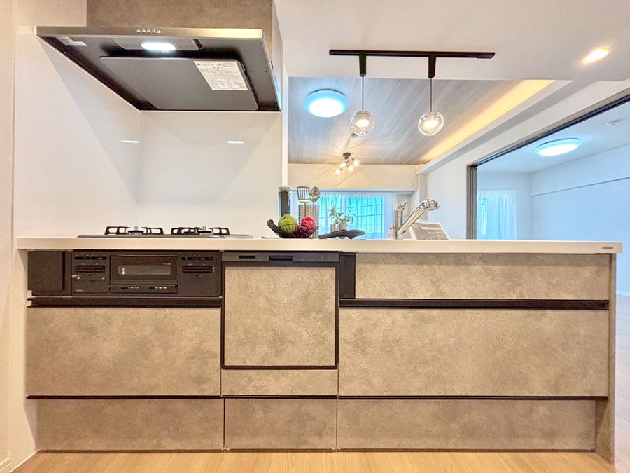 �L�b�`�� ���������Ȃ���ł����Ƒ��Ƃ̉�b���y���߂�ΖʃL�b�`��