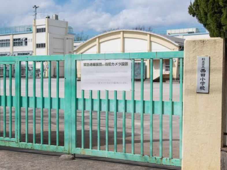 ���ӊ� ���w�Z 300m ���c���w�Z