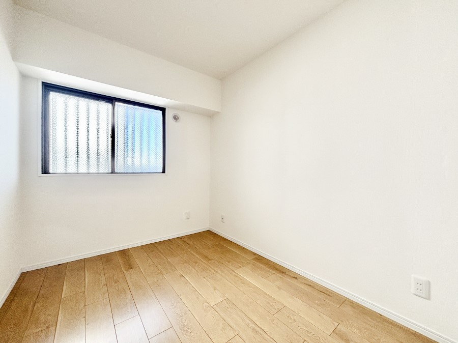 ���̑����� �i�`�������ȃt���[�����O�͂ǂ�ȃC���e���A�ɂ��}�b�`�B  