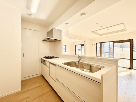 �L�b�`�� ���������Ȃ���ł����Ƒ��Ƃ̉�b���y���߂�ΖʃL�b�`�� 