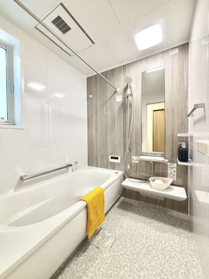 ���� ����̔�����₷��؂ȃo�X�^�C���B�������Ƃ����C���y����Ŕ����Ƃ肽���ł��ˁI  