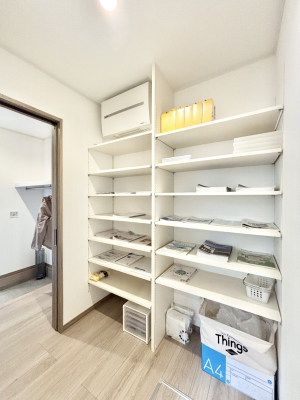 ���[ �V���[�Y�C���N���[�N���E�L�b�`��������̂Q��������o����ł�����[�X�y�[�X�B