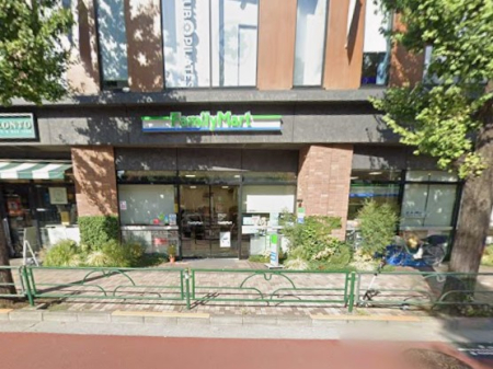 ���ӊ� �R���r�j 210m �t�@�~���[�}�[�g �ڔ��񒚖ړX