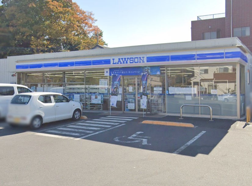 ���ӊ� �R���r�j 900m ���[�\�� ������s�̍��ݓX