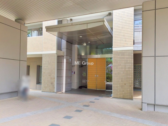 �G���g�����X -