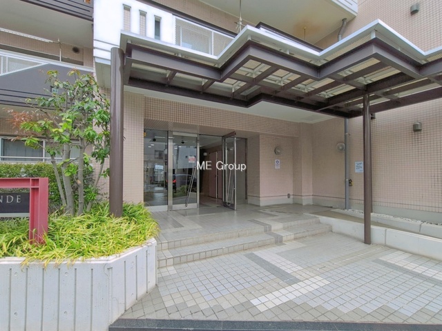 �G���g�����X -