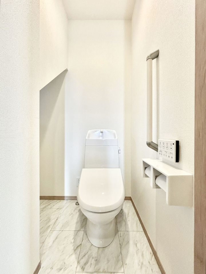 �g�C�� �g�C����1�K��2�K���ꂼ��ɔz�u����Ă��ĂƂĂ��֗��ł��B 