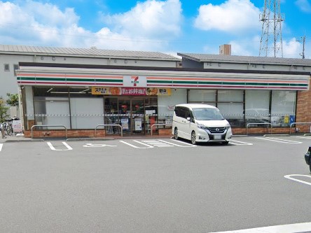 ���ӊ� �R���r�j 327m �Z�u��-�C���u�� ����؂T���ړX