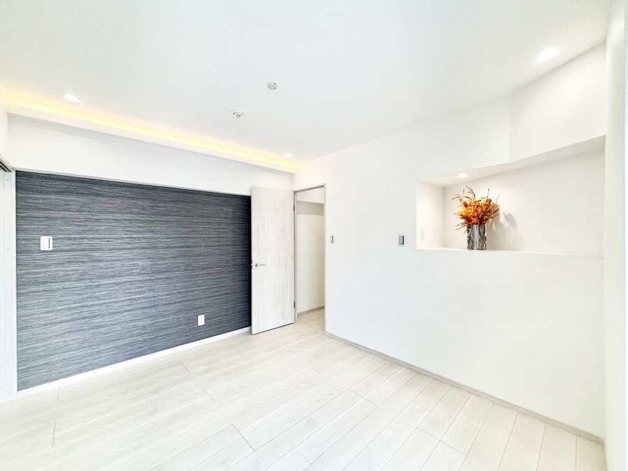 ���̑����� �i�`�������ȃt���[�����O�͂ǂ�ȃC���e���A�ɂ��}�b�`�B  