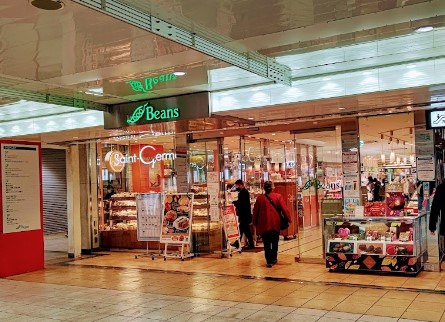 ���ӊ� �V���b�s���O�Z���^�[ 400m �r�[���Y �����