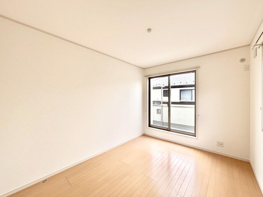 ���̑����� ���邢�o���R�j�[�T�C�h�ɗm����ݒu�B�ڊo�߂̗ǂ��Q���ɁB 