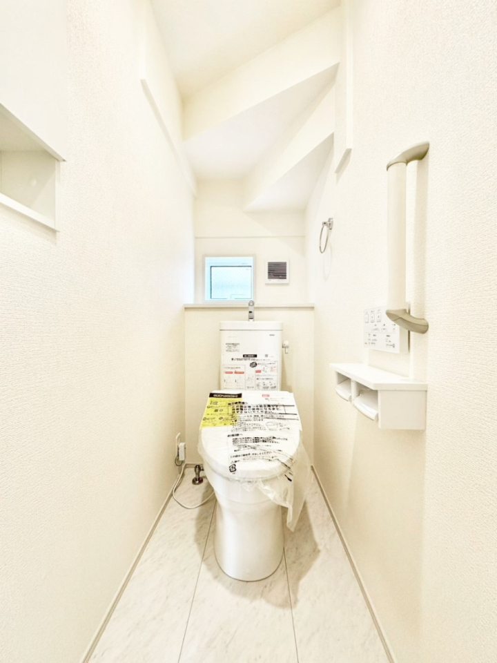 �g�C�� �g�C���͈��S�̂Q�ӏ��I���̃o�^�o�^������S�ł��B