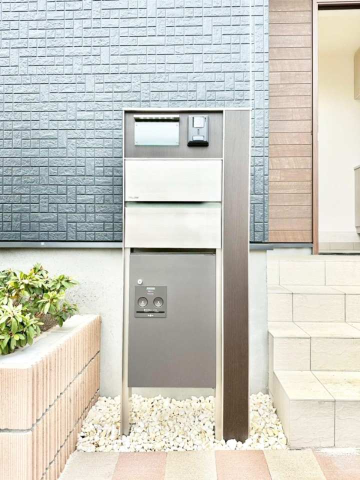 ���̑� �\�D�E�C���^�[�z���E�|�X�g���ЂƂɏW��