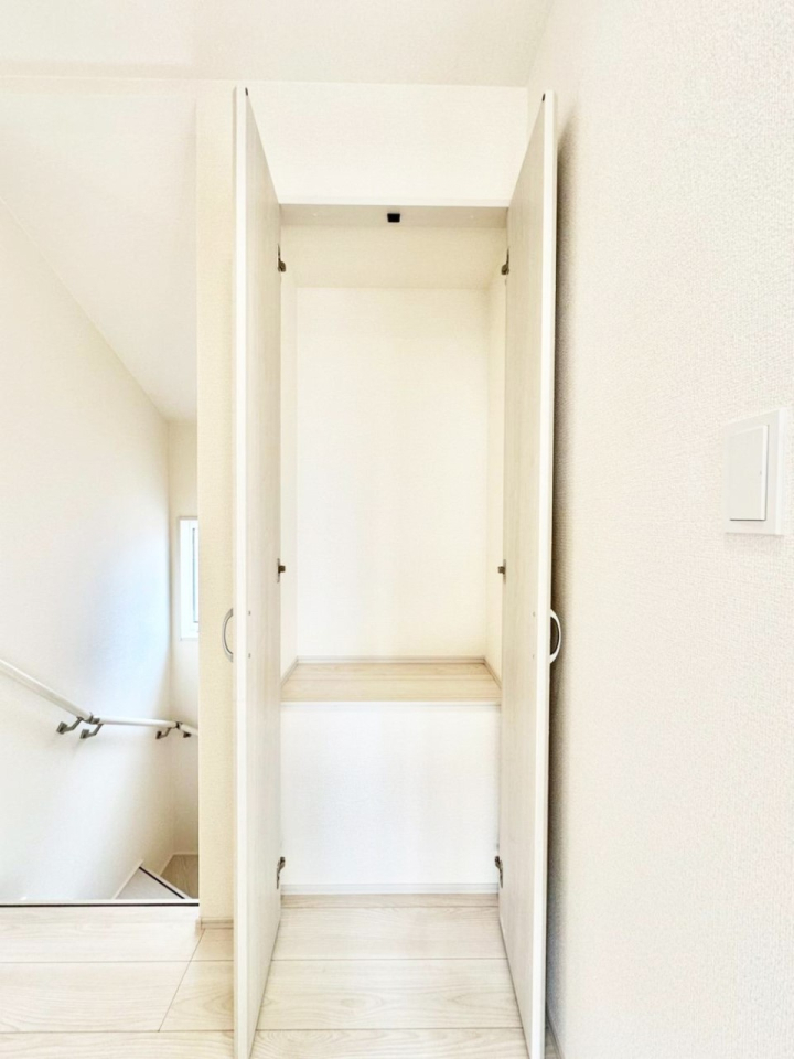 ���̑����� �L�����[�B�|�������G�߂̏��������[���邱�Ƃ��ł��܂��B